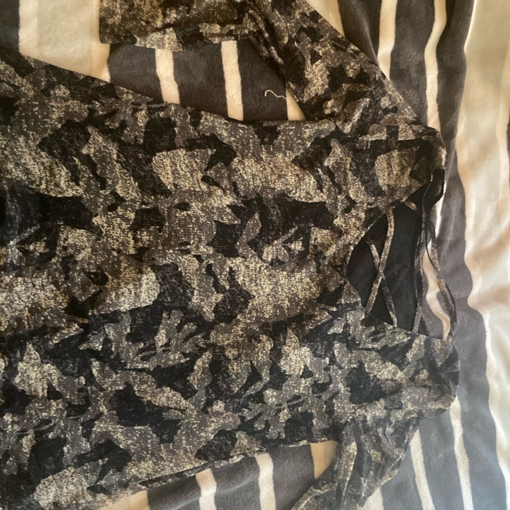 Cable & Gauge Black and Gray Textured Top